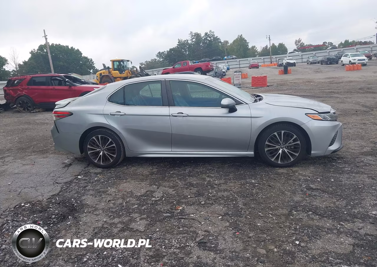 2018 Toyota Camry Se VIN:4T1B11HK6JU584198 - 13