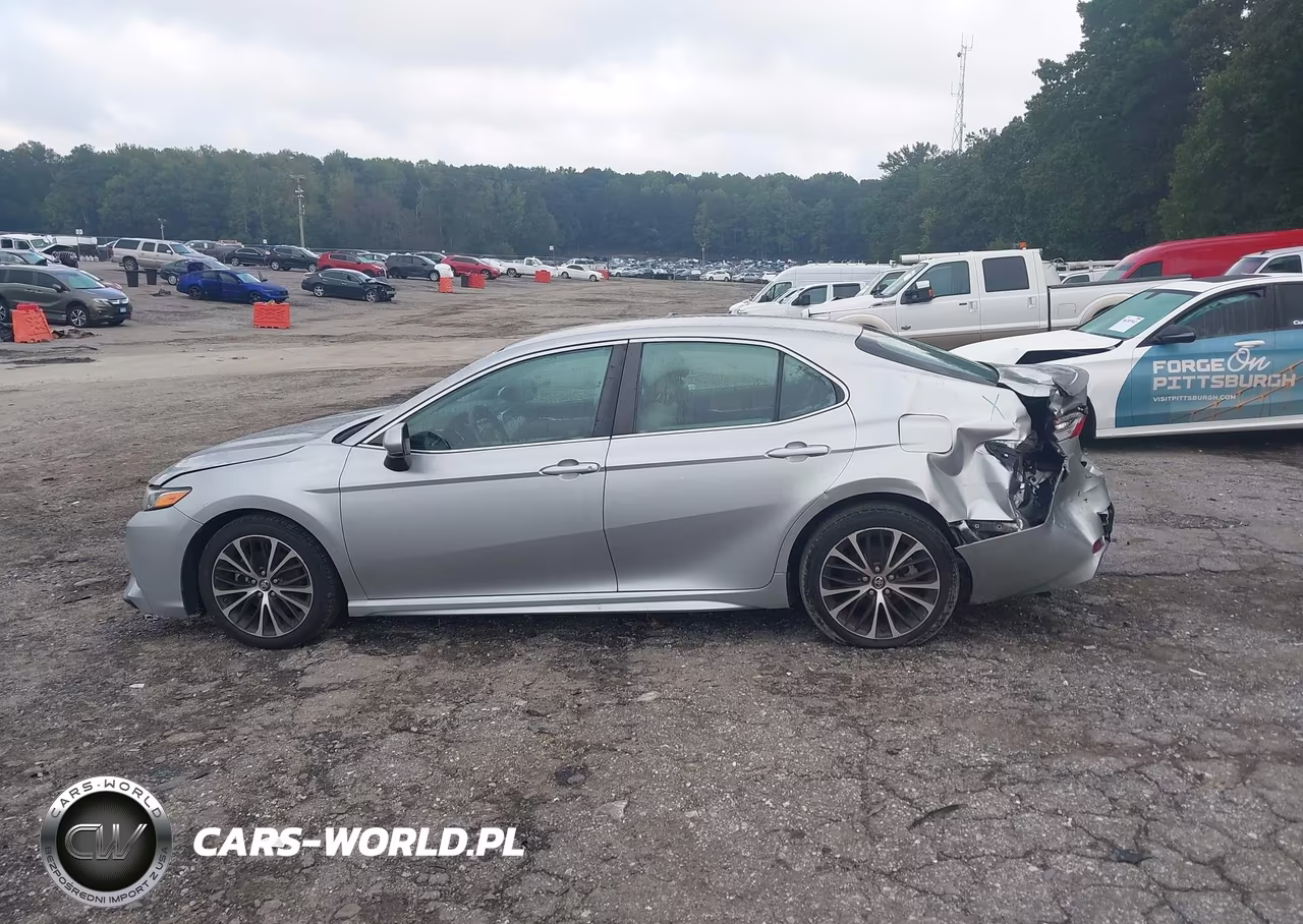 2018 Toyota Camry Se VIN:4T1B11HK6JU584198 - 14