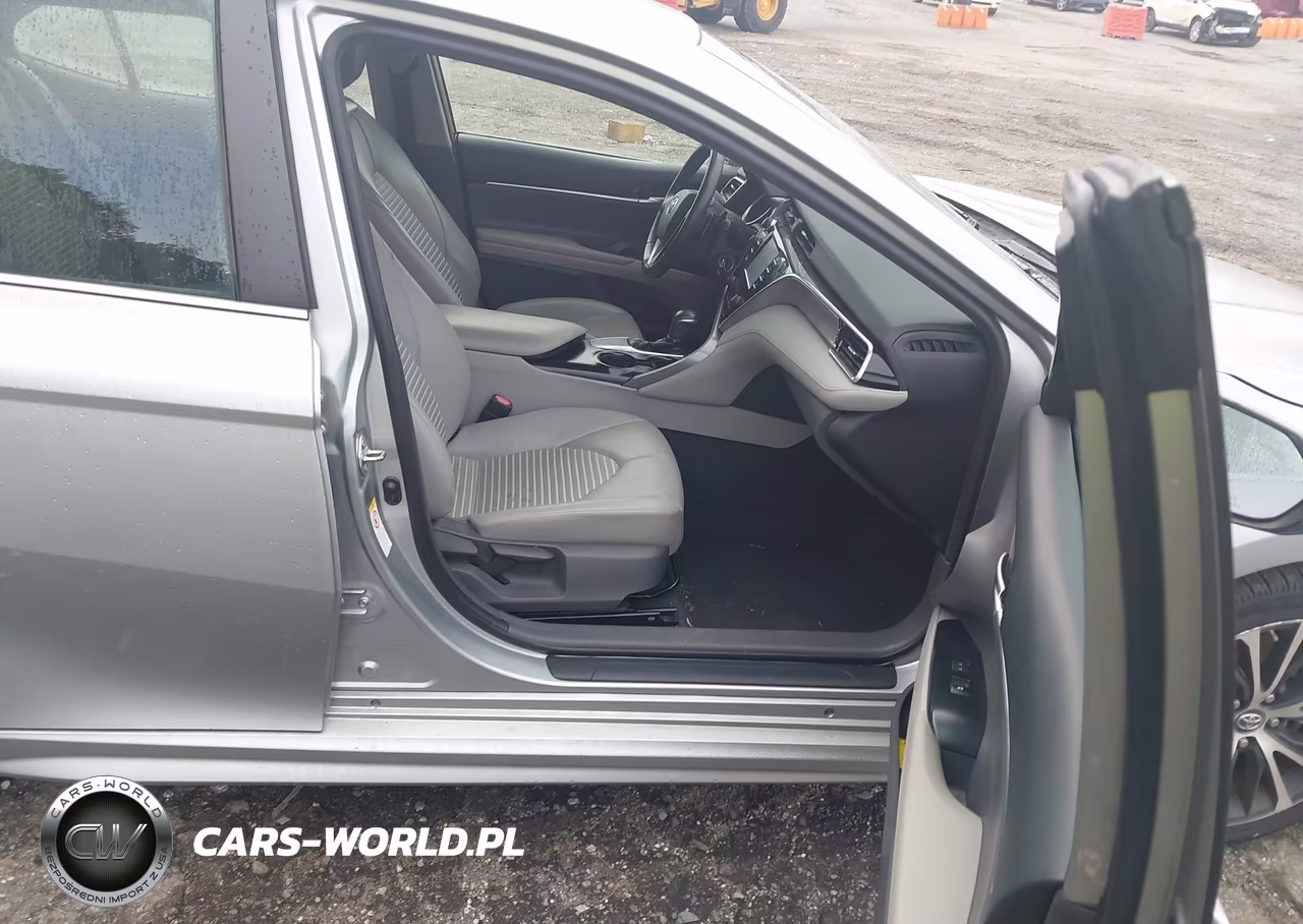 2018 Toyota Camry Se VIN:4T1B11HK6JU584198 - 5