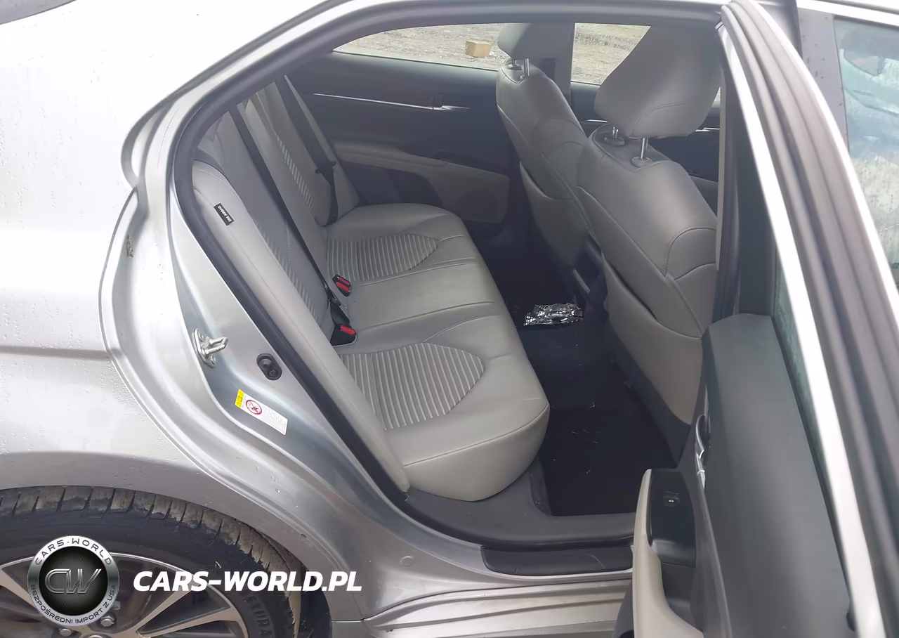 2018 Toyota Camry Se VIN:4T1B11HK6JU584198 - 8