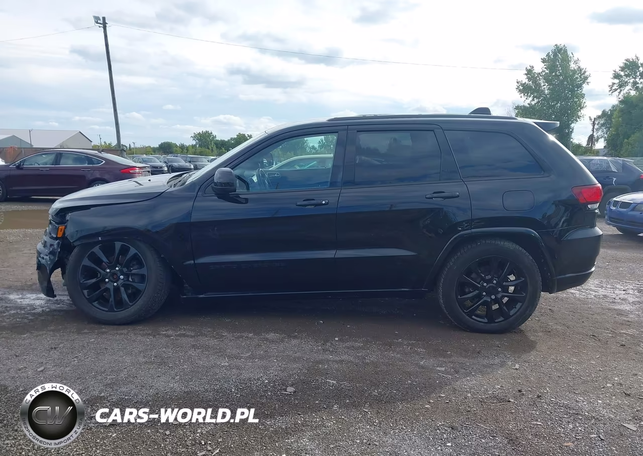 2020 Jeep Grand Cherokee Altitude 4X4 VIN:1C4RJFAG4LC327118 - 15