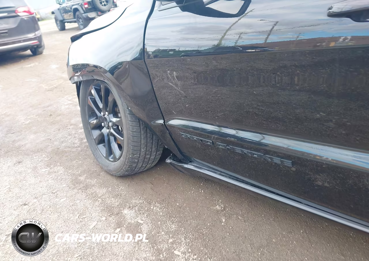 2020 Jeep Grand Cherokee Altitude 4X4 VIN:1C4RJFAG4LC327118 - 19