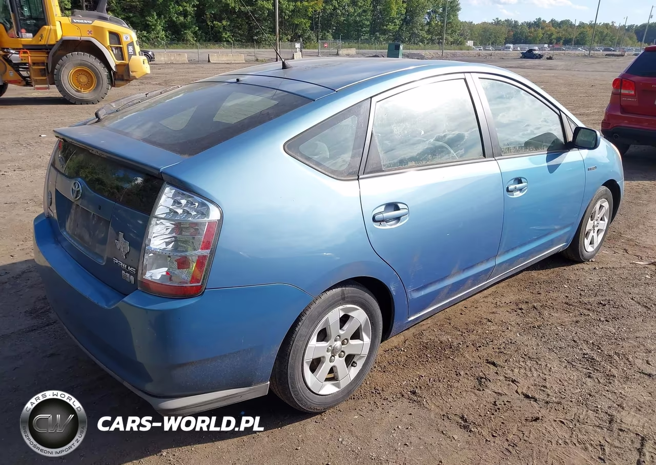 2008 Toyota Prius VIN:JTDKB20UX87815570 - 4