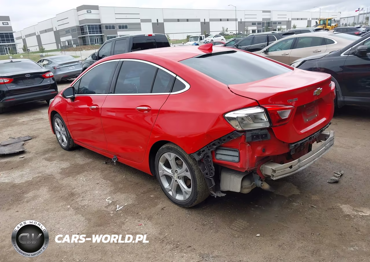 2018 Chevrolet Cruze Premier Auto VIN:1G1BF5SM9J7180715 - 3