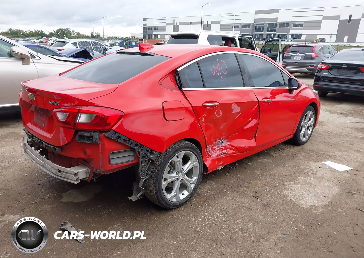 2018 Chevrolet Cruze Premier Auto VIN:1G1BF5SM9J7180715 - 4