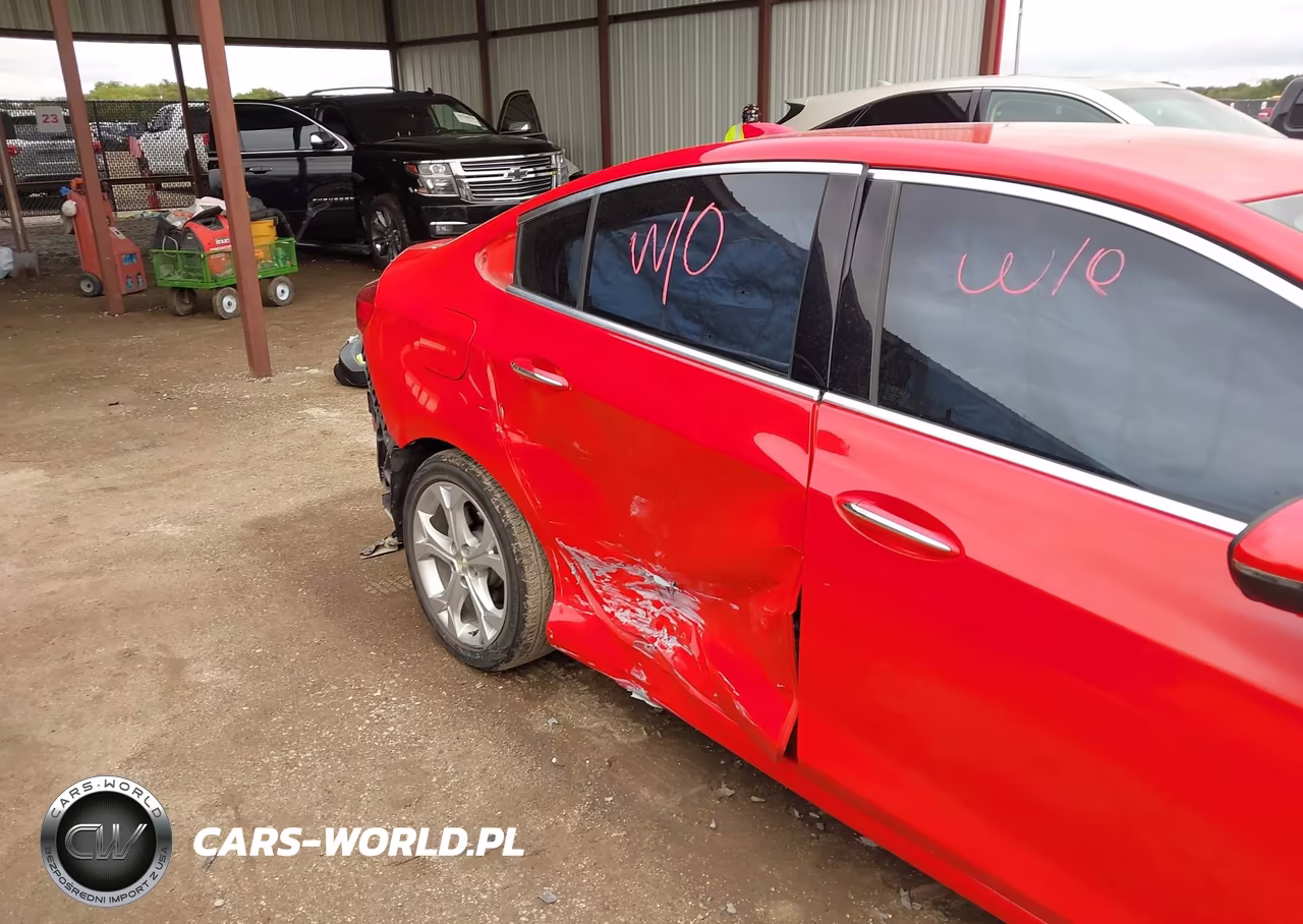 2018 Chevrolet Cruze Premier Auto VIN:1G1BF5SM9J7180715 - 5