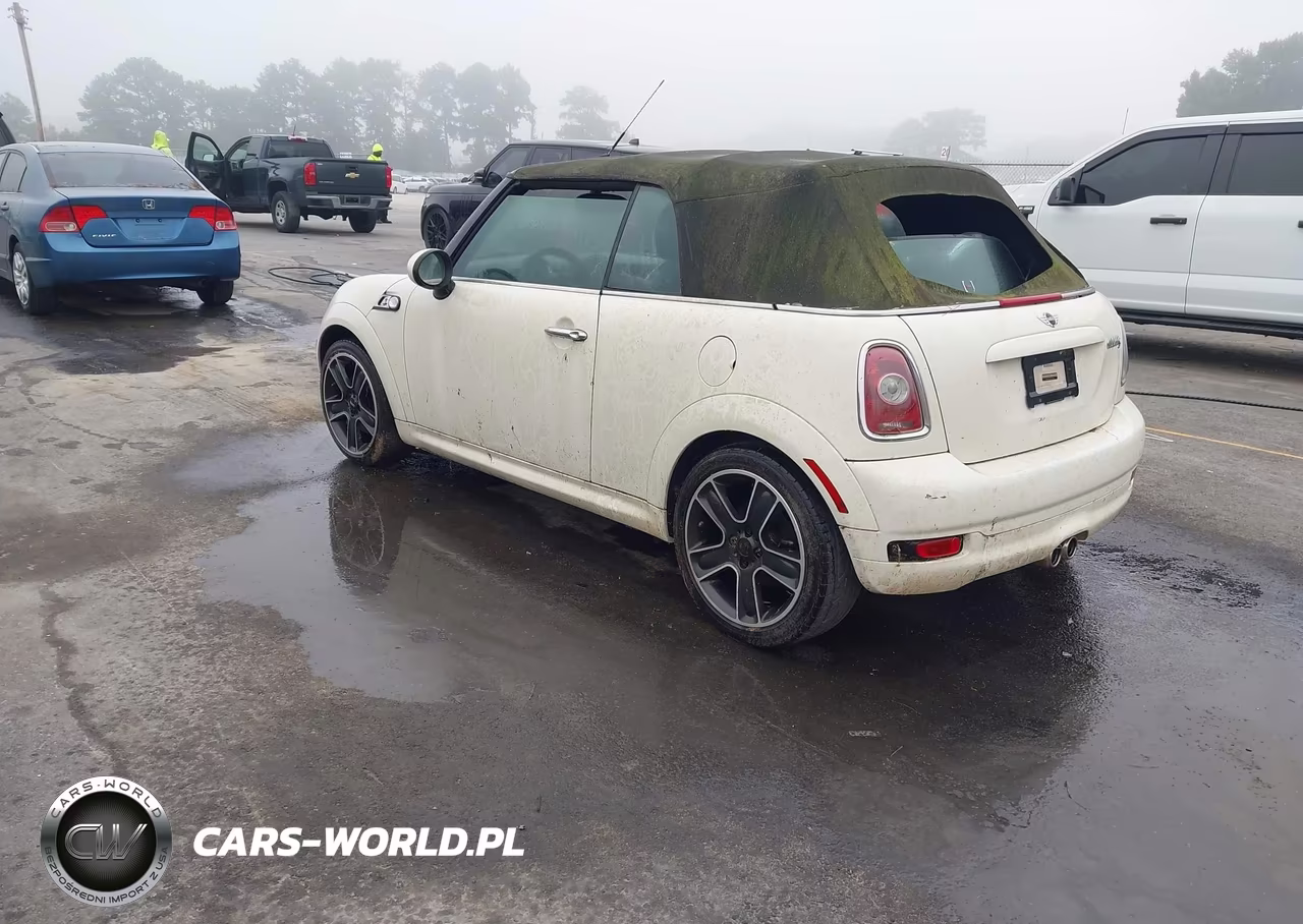 2010 Mini Cooper S VIN:WMWMS3C5XATZ85280 - 3