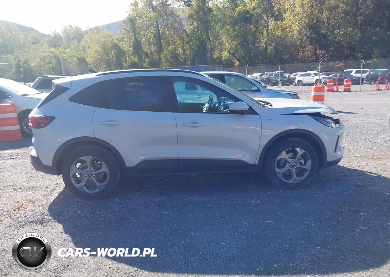 2025 Ford Escape St-Line Select VIN:1FMCU9NA5SUB30967 - 13