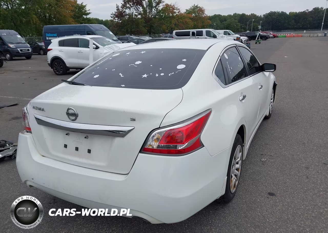 2015 Nissan Altima 2.5 S VIN:1N4AL3AP0FN392150 - 4