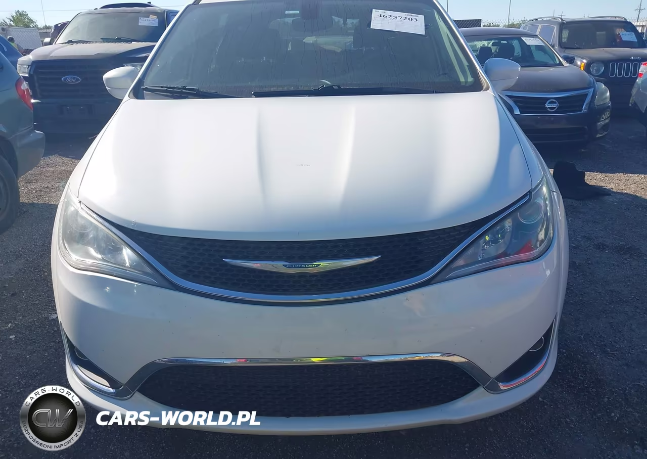 2018 Chrysler Pacifica Touring L VIN:2C4RC1BG5JR234706 - 12