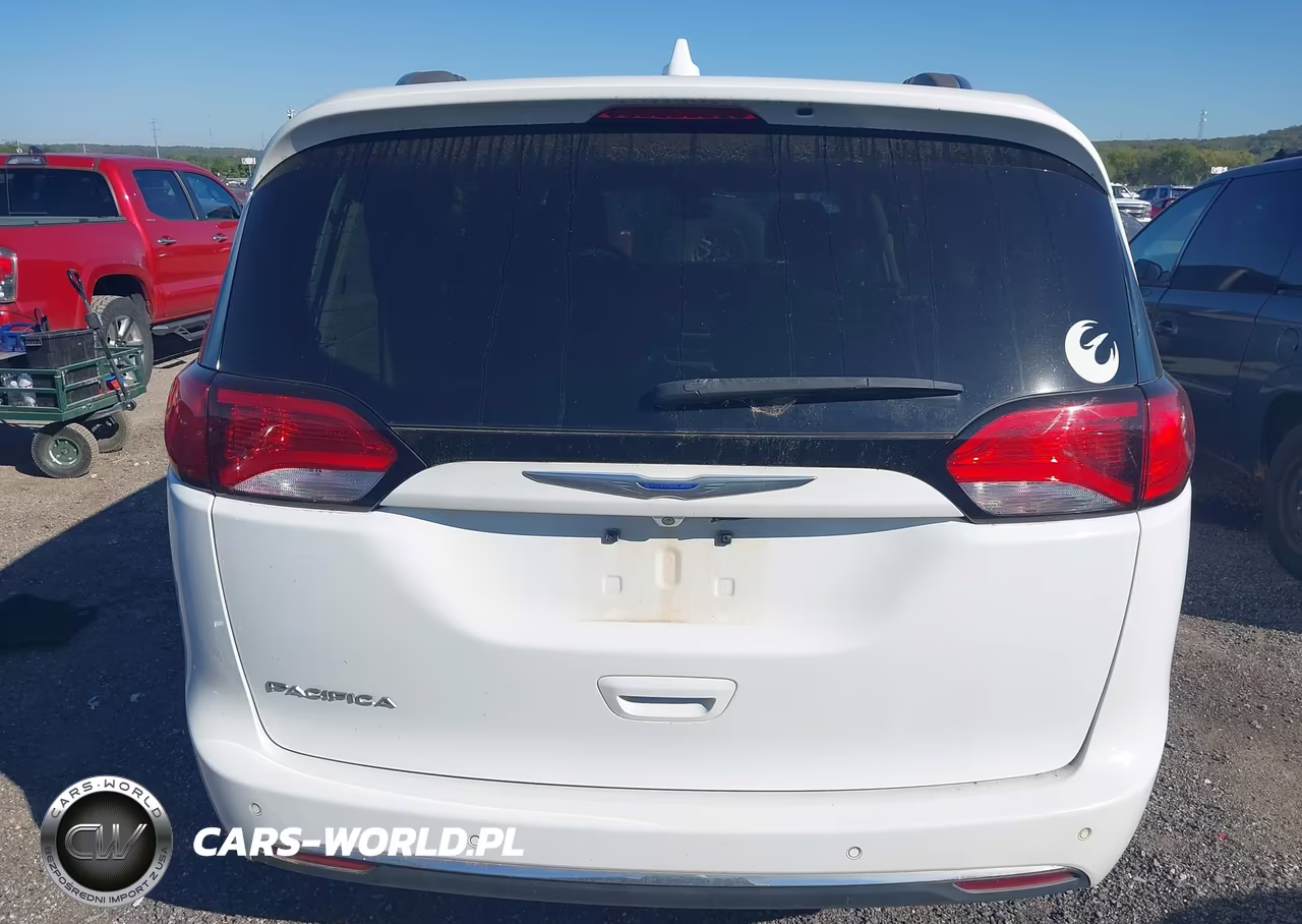 2018 Chrysler Pacifica Touring L VIN:2C4RC1BG5JR234706 - 16
