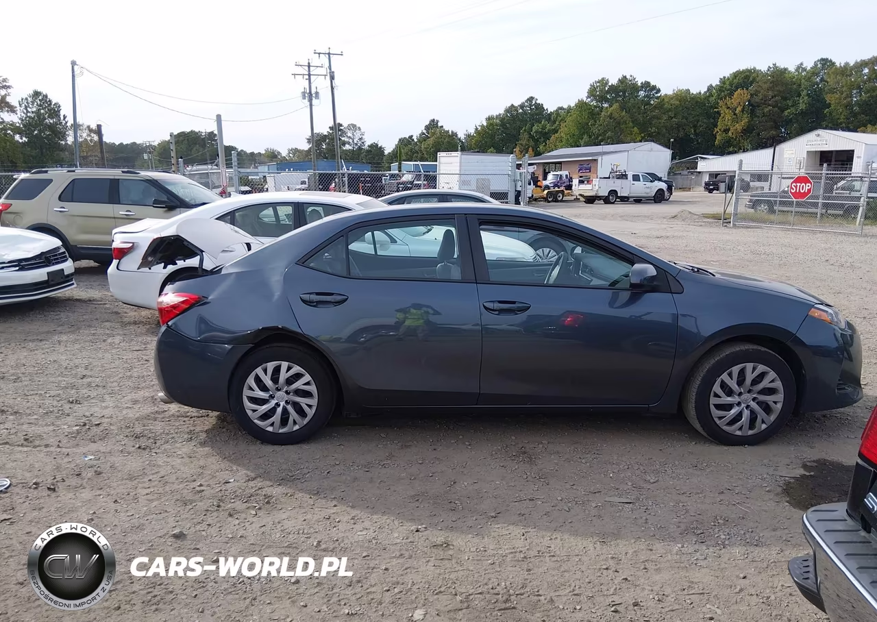 2019 Toyota Corolla Le VIN:2T1BURHE4KC138750 - 13
