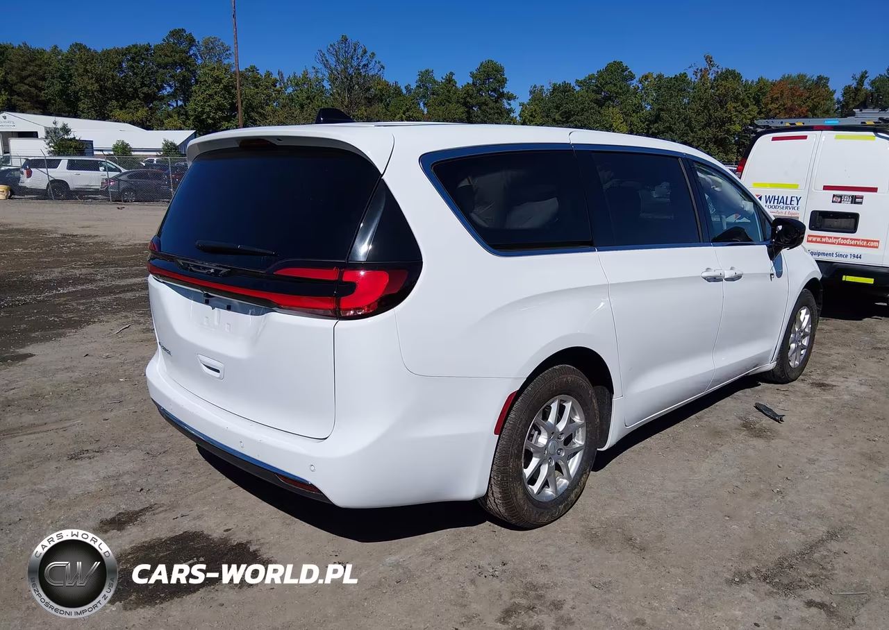 2027 Chrysler Pacifica VIN:2C4RC1BG8VR579511 - 4