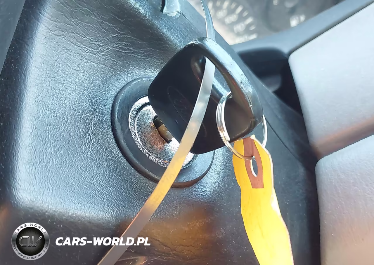 2003 Ford Focus Se VIN:1FAHP343X3W131058 - 11