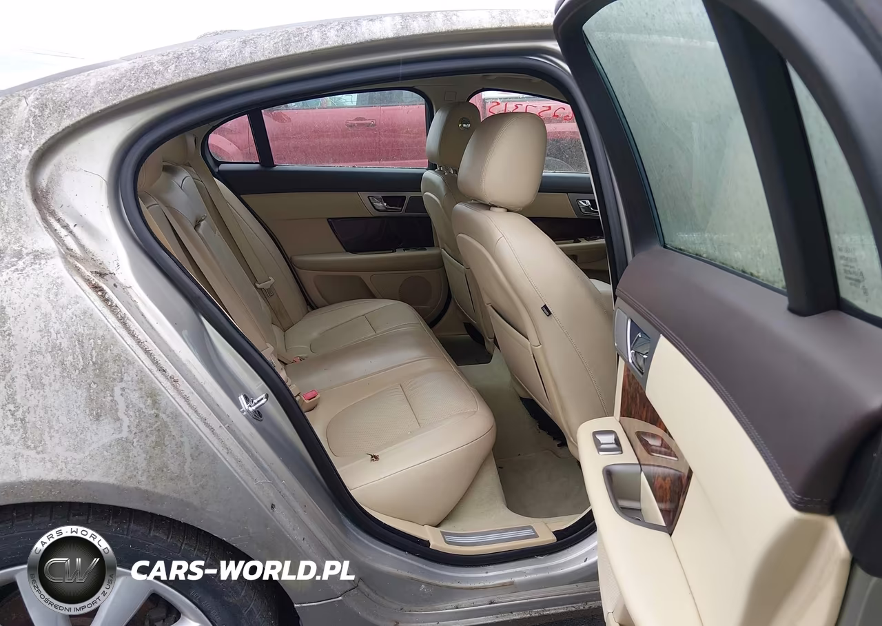 2011 Jaguar Xf Premium VIN:SAJWA0GB0BLS19090 - 8