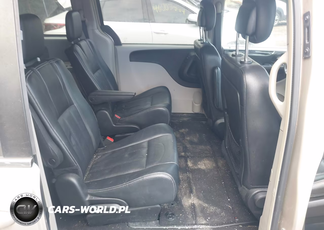 2015 Chrysler Town & Country Touring VIN:2C4RC1BG6FR587897 - 8