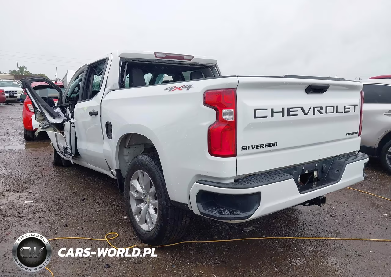 2020 Chevrolet Silverado 1500 4Wd Short Bed Custom VIN:3GCPYBEH2LG101364 - 3