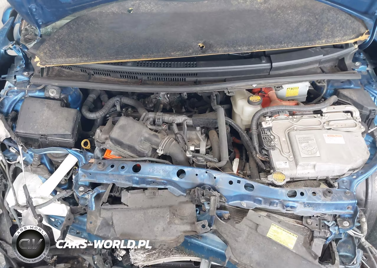 2014 Toyota Prius C Three VIN:JTDKDTB31E1085423 - 10