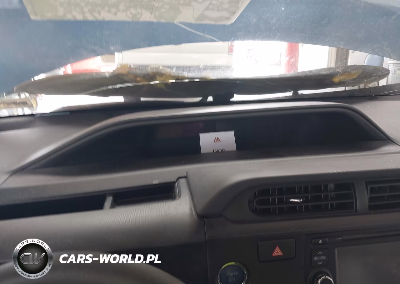 2014 Toyota Prius C Three VIN:JTDKDTB31E1085423 - 7