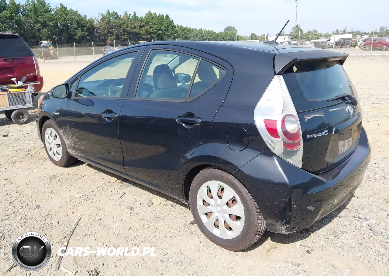 2012 Toyota Prius C Three VIN:JTDKDTB33C1503655 - 3