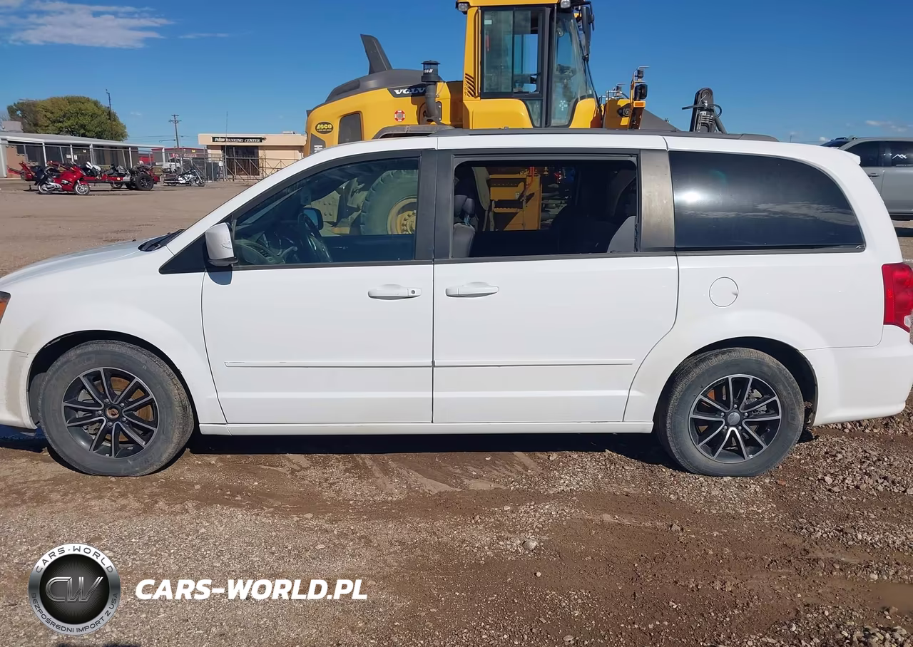 2016 Dodge Grand Caravan R-T VIN:2C4RDGEG2GR265609 - 14