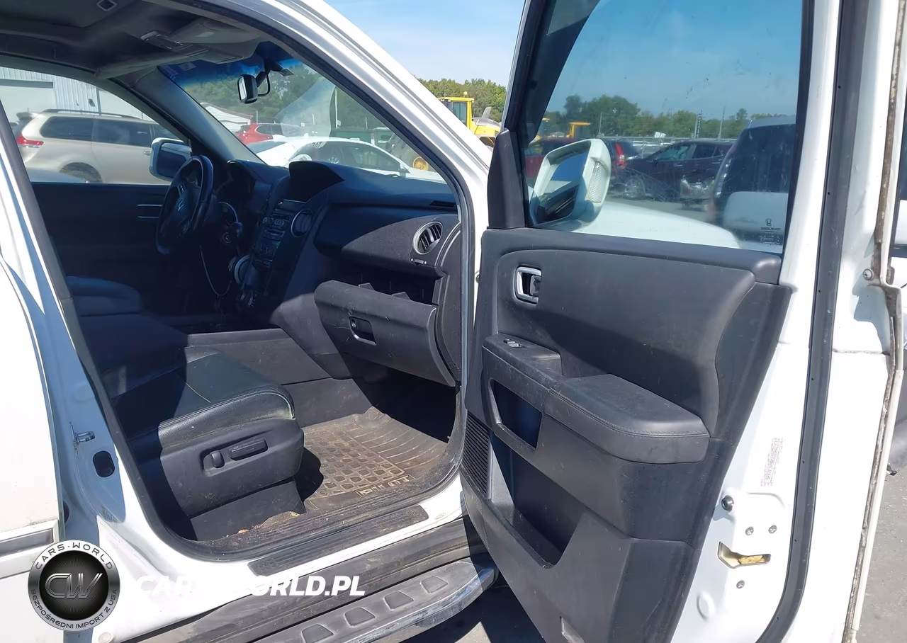 2012 Honda Pilot Touring VIN:5FNYF3H98CB008410 - 5