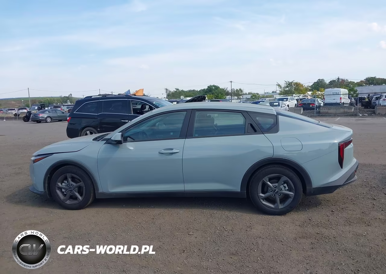 2025 Kia K4 Lxs VIN:3KPFT4DE4SE221688 - 14