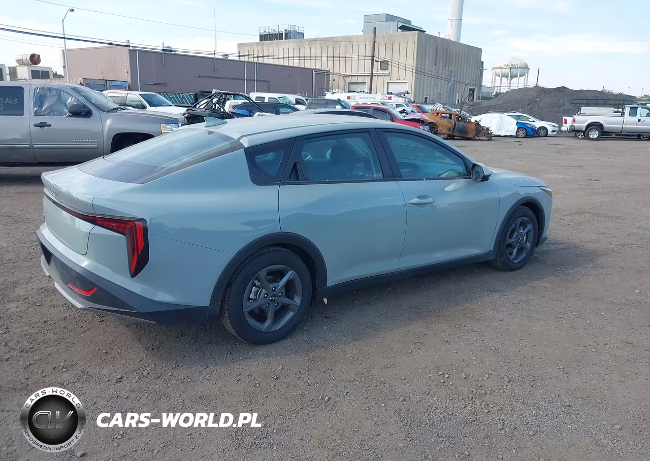2025 Kia K4 Lxs VIN:3KPFT4DE4SE221688 - 4