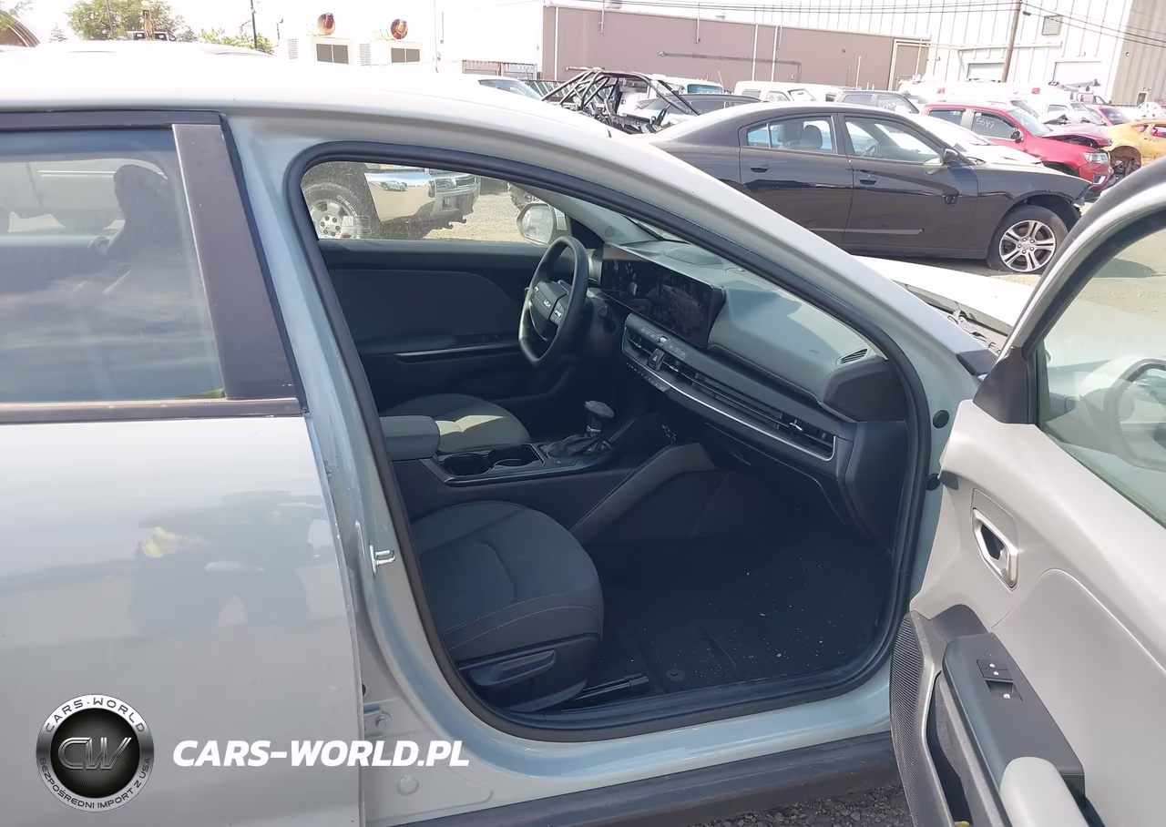 2025 Kia K4 Lxs VIN:3KPFT4DE4SE221688 - 5