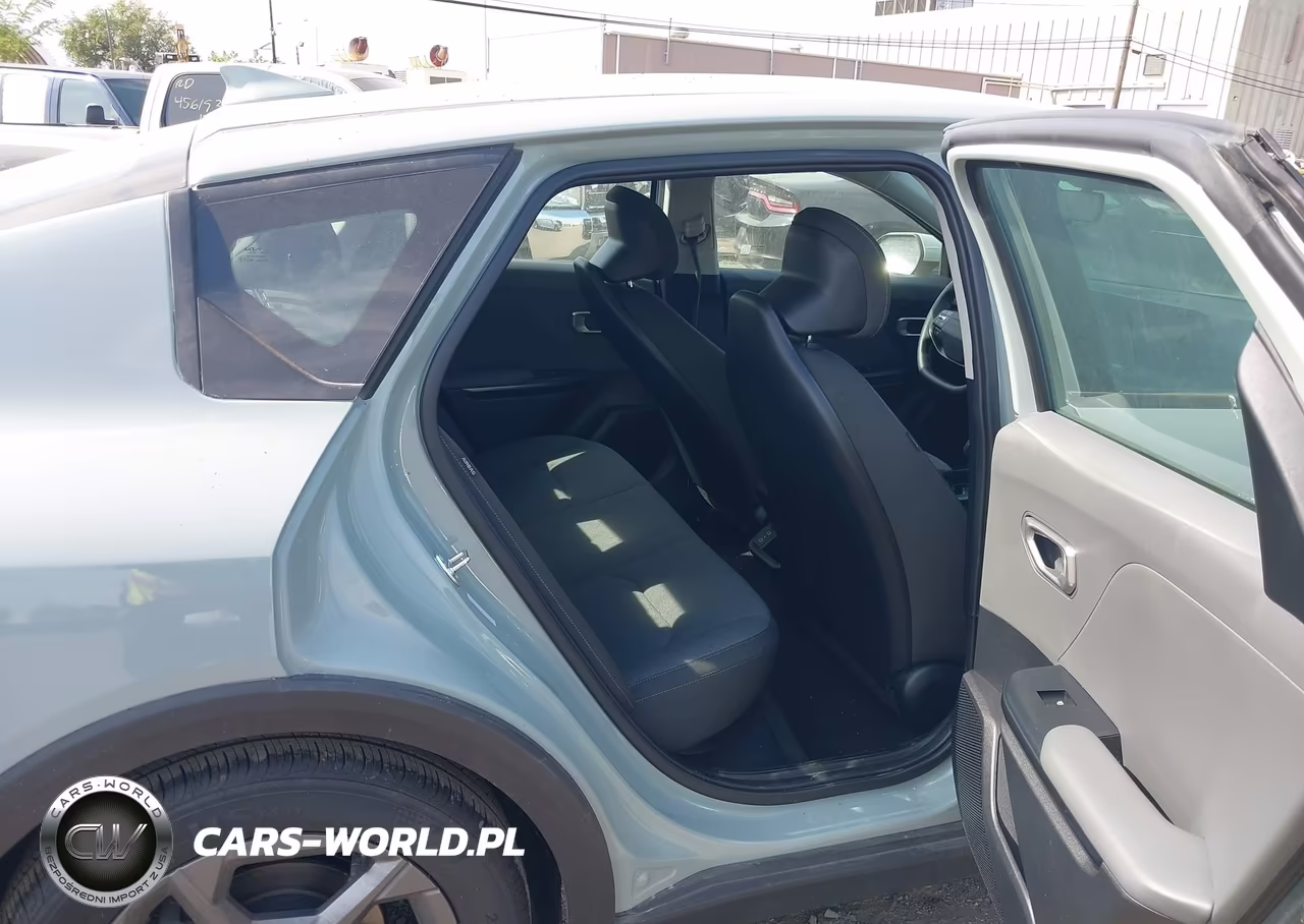 2025 Kia K4 Lxs VIN:3KPFT4DE4SE221688 - 8