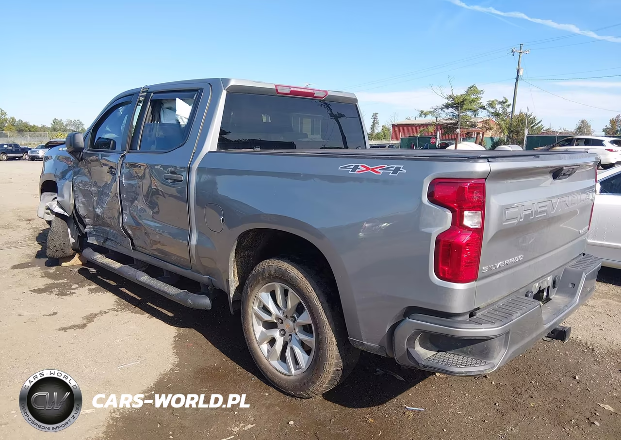 2025 Chevrolet Silverado 1500 4Wd Short Bed Custom VIN:1GCPKBEK2SZ107824 - 3