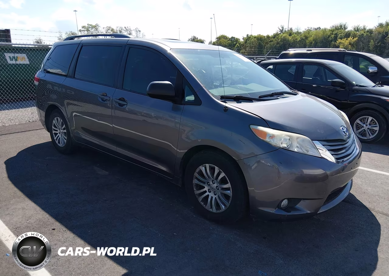 2011 Toyota Sienna Xle V6 VIN:5TDYK3DC9BS058109 - 1