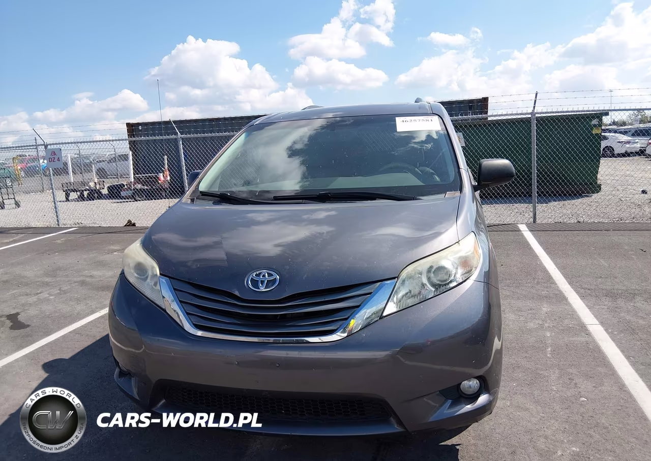 2011 Toyota Sienna Xle V6 VIN:5TDYK3DC9BS058109 - 12