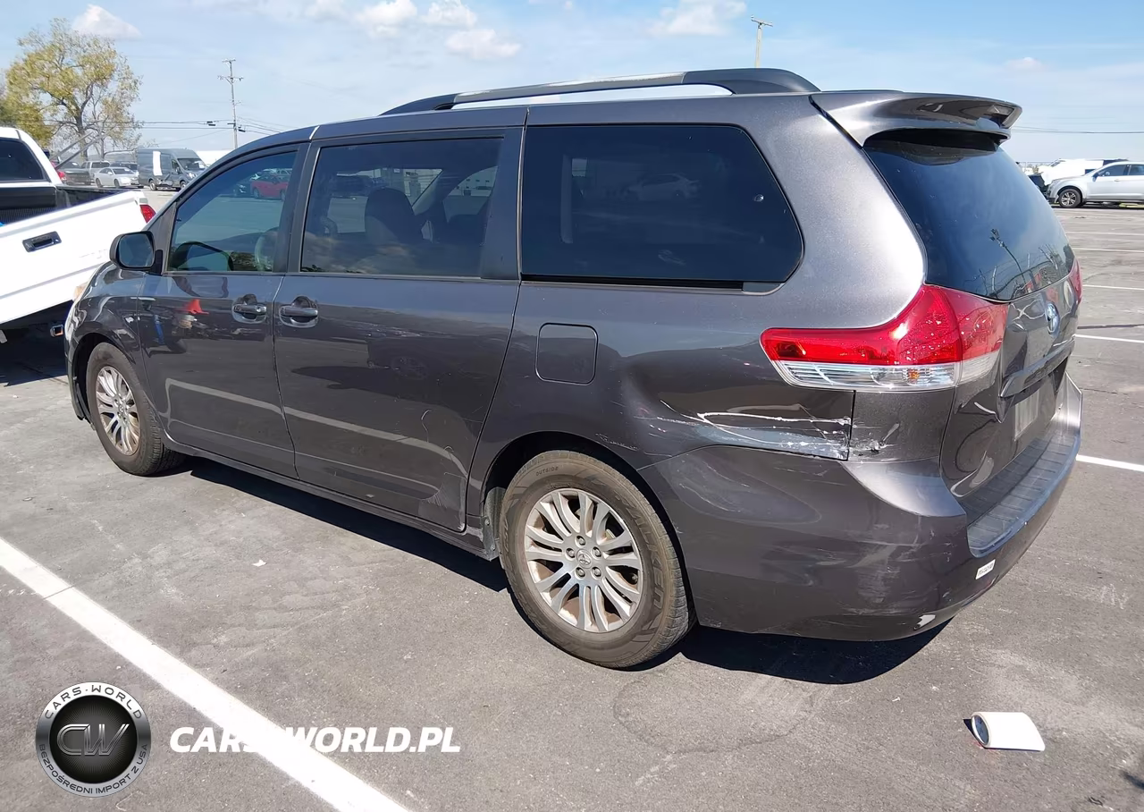 2011 Toyota Sienna Xle V6 VIN:5TDYK3DC9BS058109 - 3