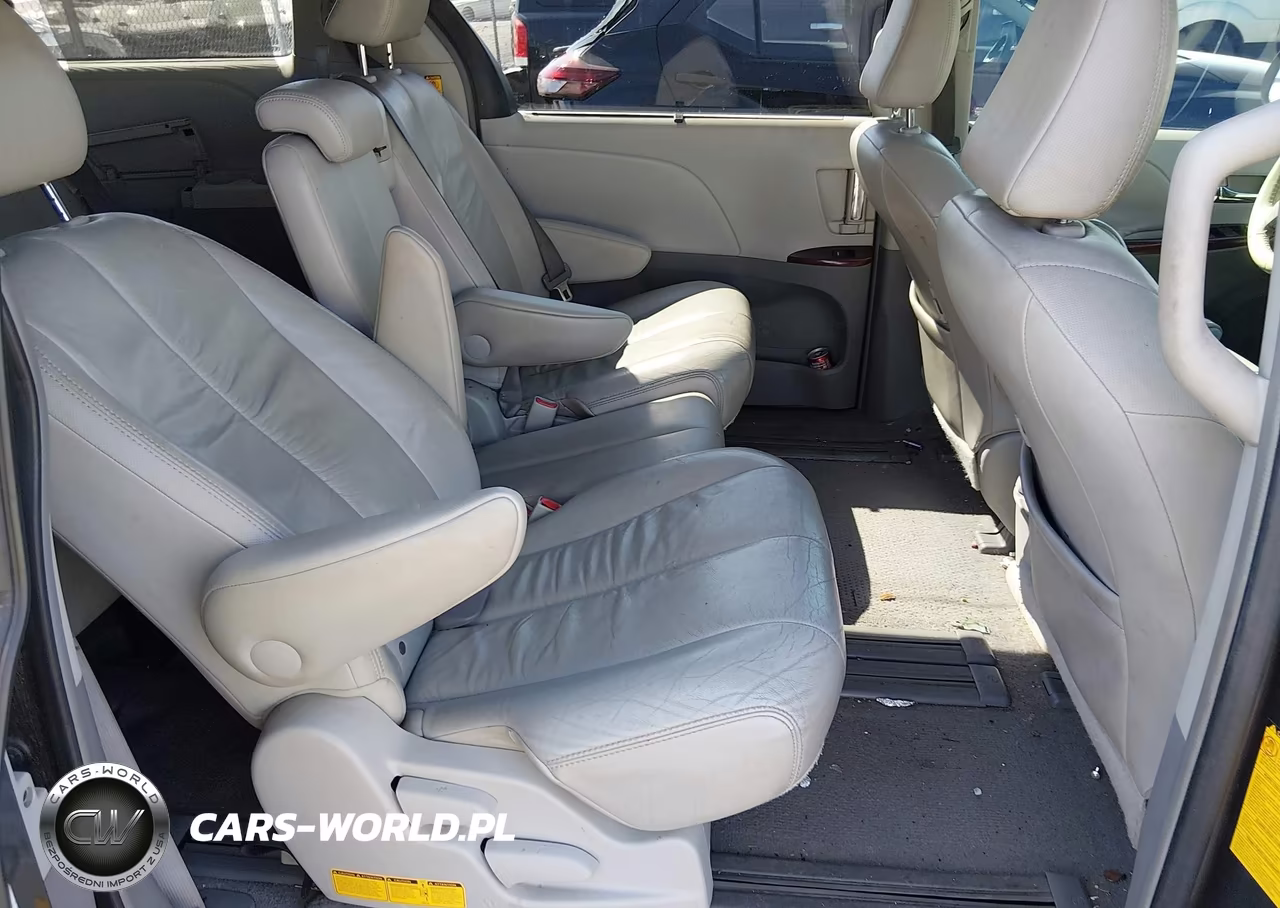 2011 Toyota Sienna Xle V6 VIN:5TDYK3DC9BS058109 - 8
