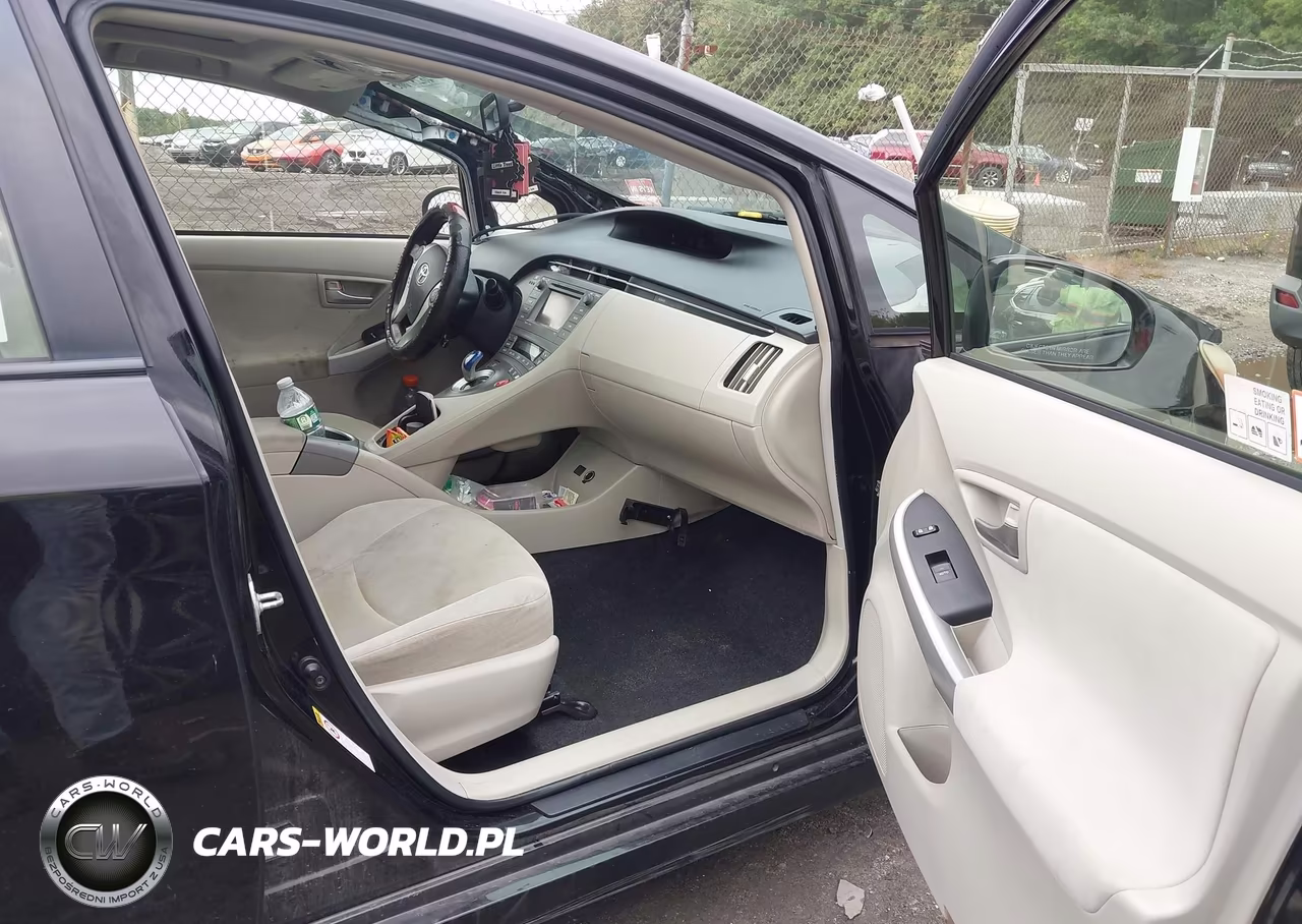 2012 Toyota Prius Three VIN:JTDKN3DU9C5493046 - 5