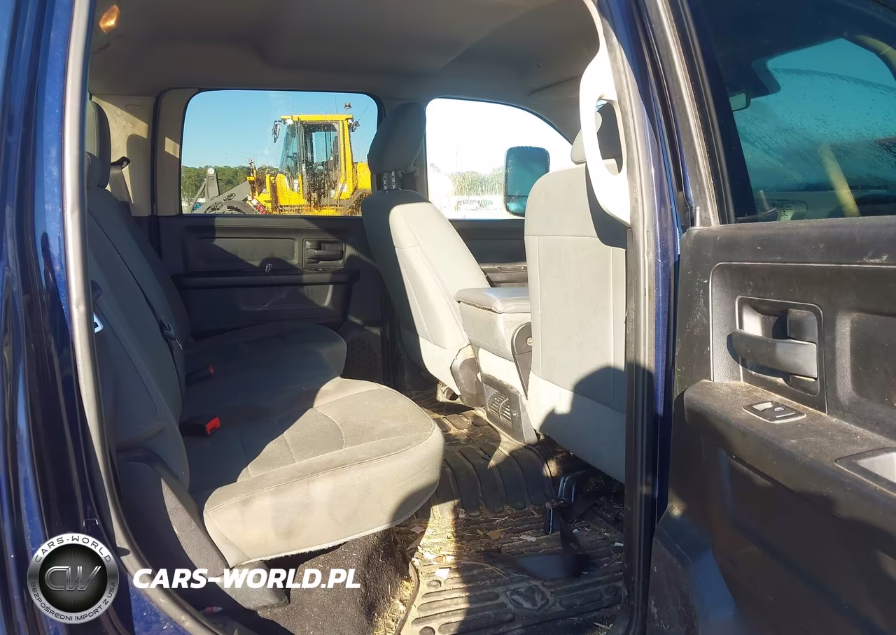 2018 Ram 2500 Tradesman 4X4 6'4 Box VIN:3C6UR5CL2JG416632 - 8