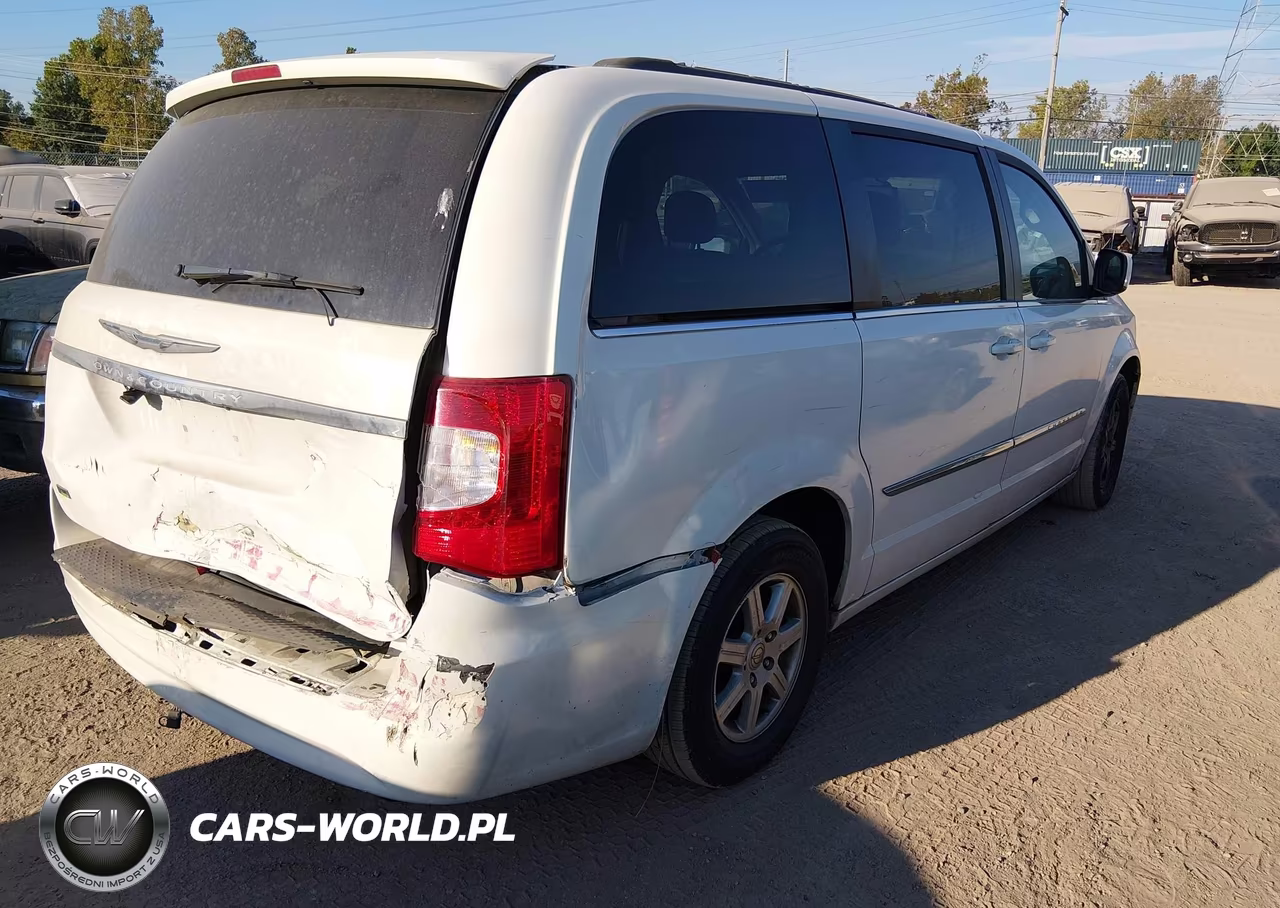 2013 Chrysler Town & Country Touring VIN:2C4RC1BG8DR526435 - 4