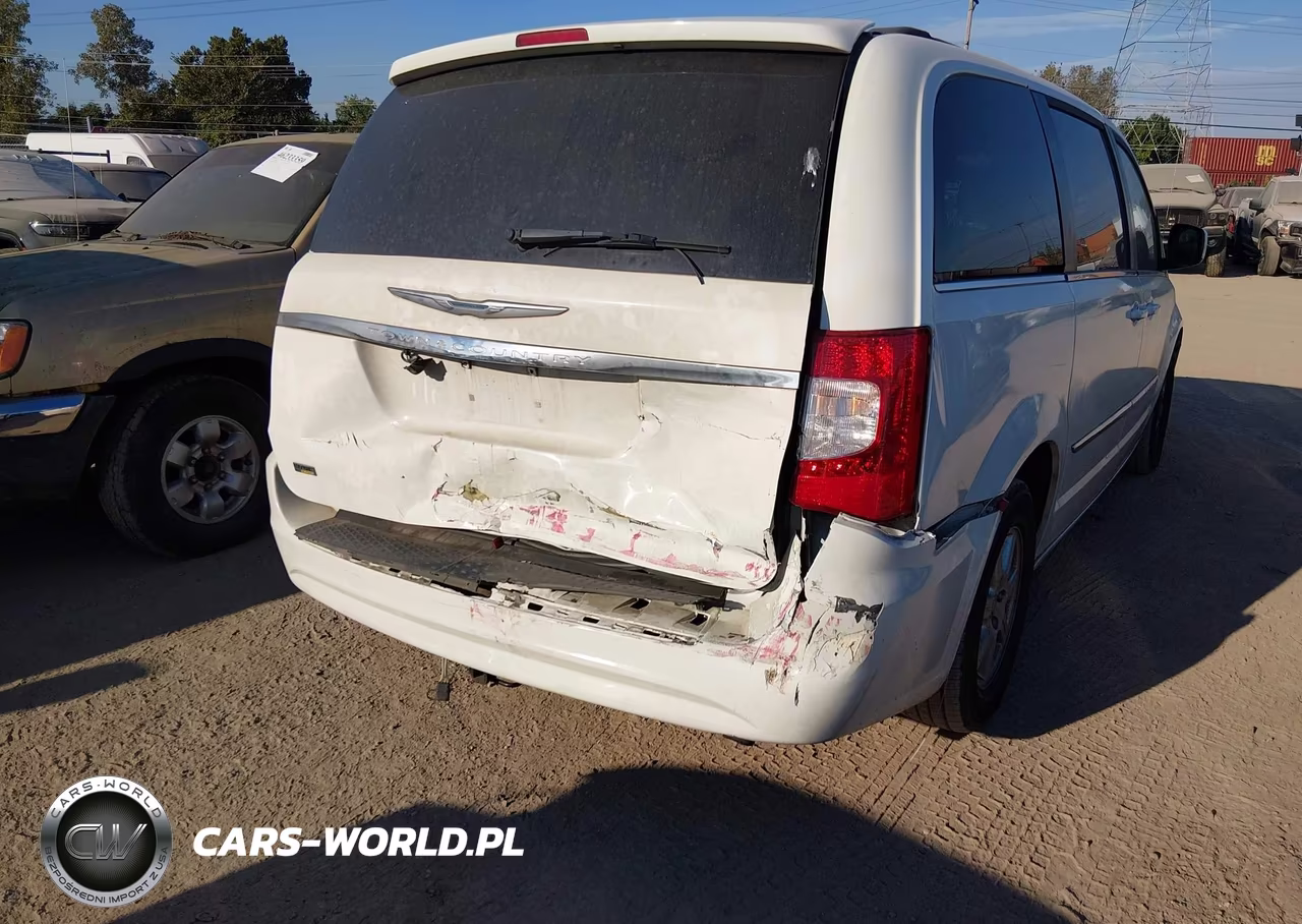 2013 Chrysler Town & Country Touring VIN:2C4RC1BG8DR526435 - 6