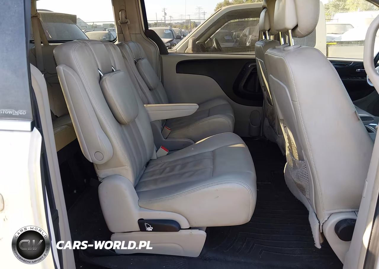 2013 Chrysler Town & Country Touring VIN:2C4RC1BG8DR526435 - 8