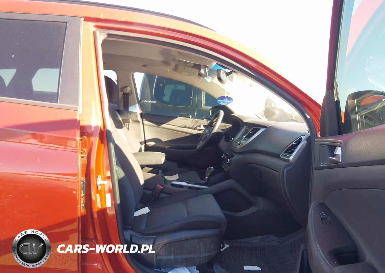 2017 Hyundai Tucson Value VIN:KM8J33A20HU556337 - 5