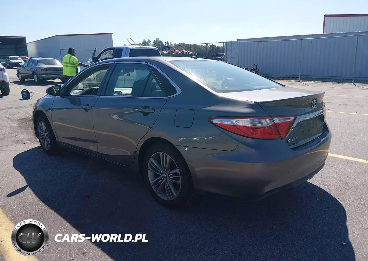 2017 Toyota Camry Se VIN:4T1BF1FKXHU325468 - 3