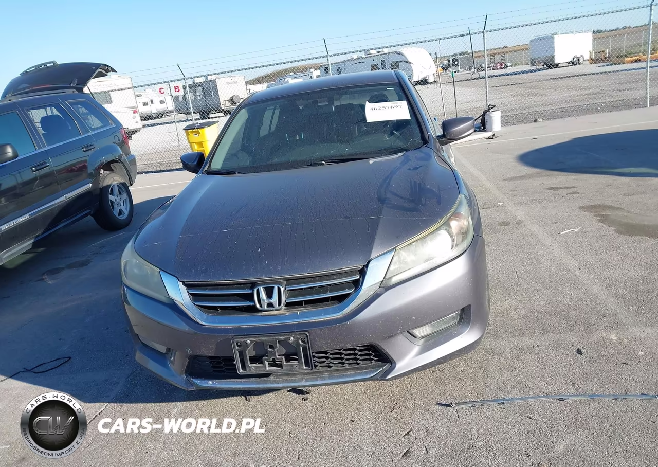 2015 Honda Accord Sport VIN:1HGCR2F58FA118299 - 12