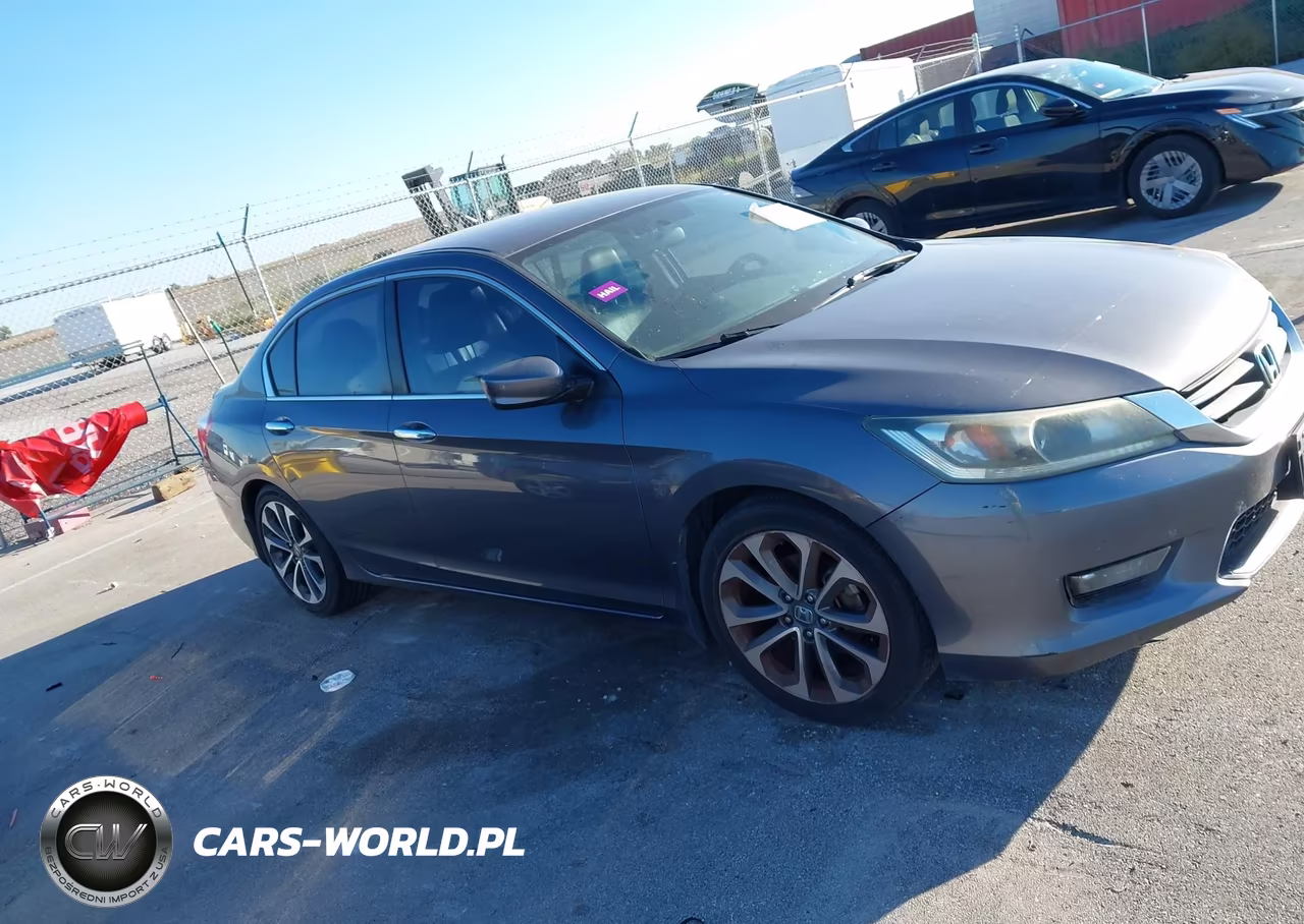 2015 Honda Accord Sport VIN:1HGCR2F58FA118299 - 13