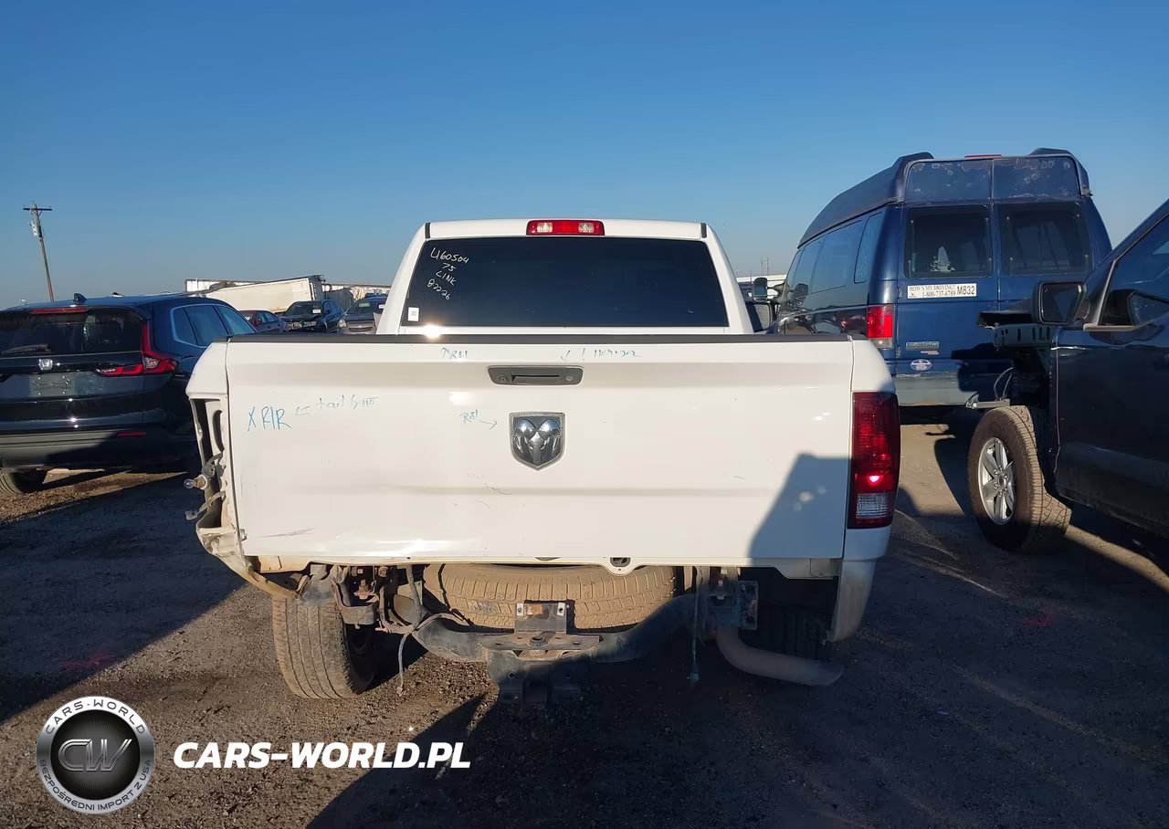 2018 Ram 1500 Express 4X2 6'4 Box VIN:3C6JR6AG9JG154395 - 17
