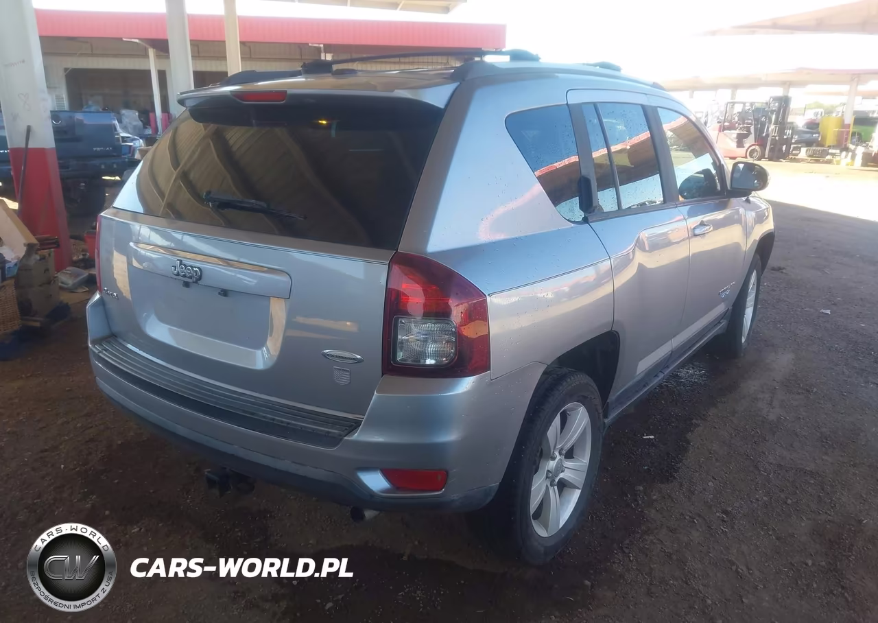2016 Jeep Compass Latitude VIN:1C4NJDEB1GD781599 - 4