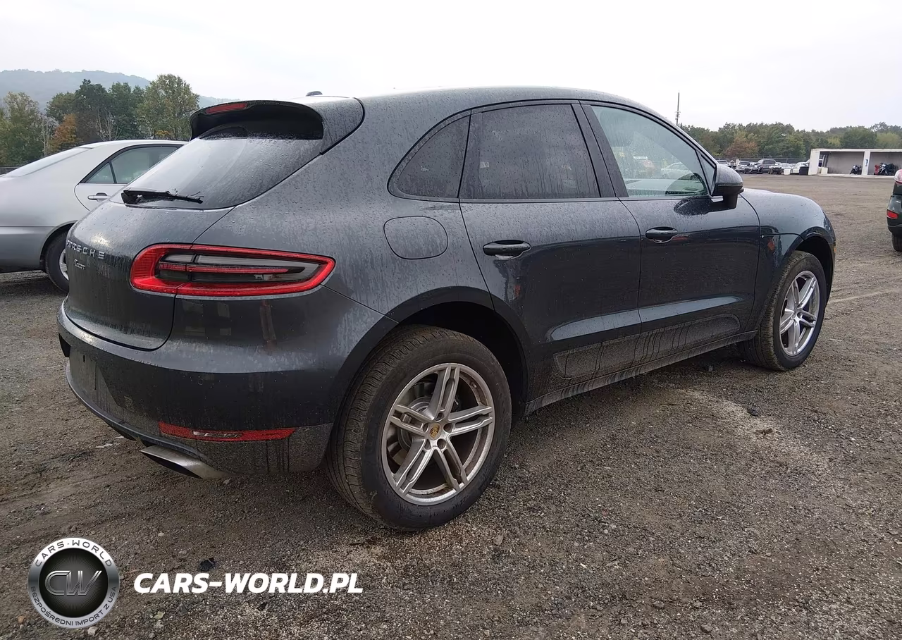 2018 Porsche Macan Sport Edition VIN:WP1AA2A58JLB24507 - 4