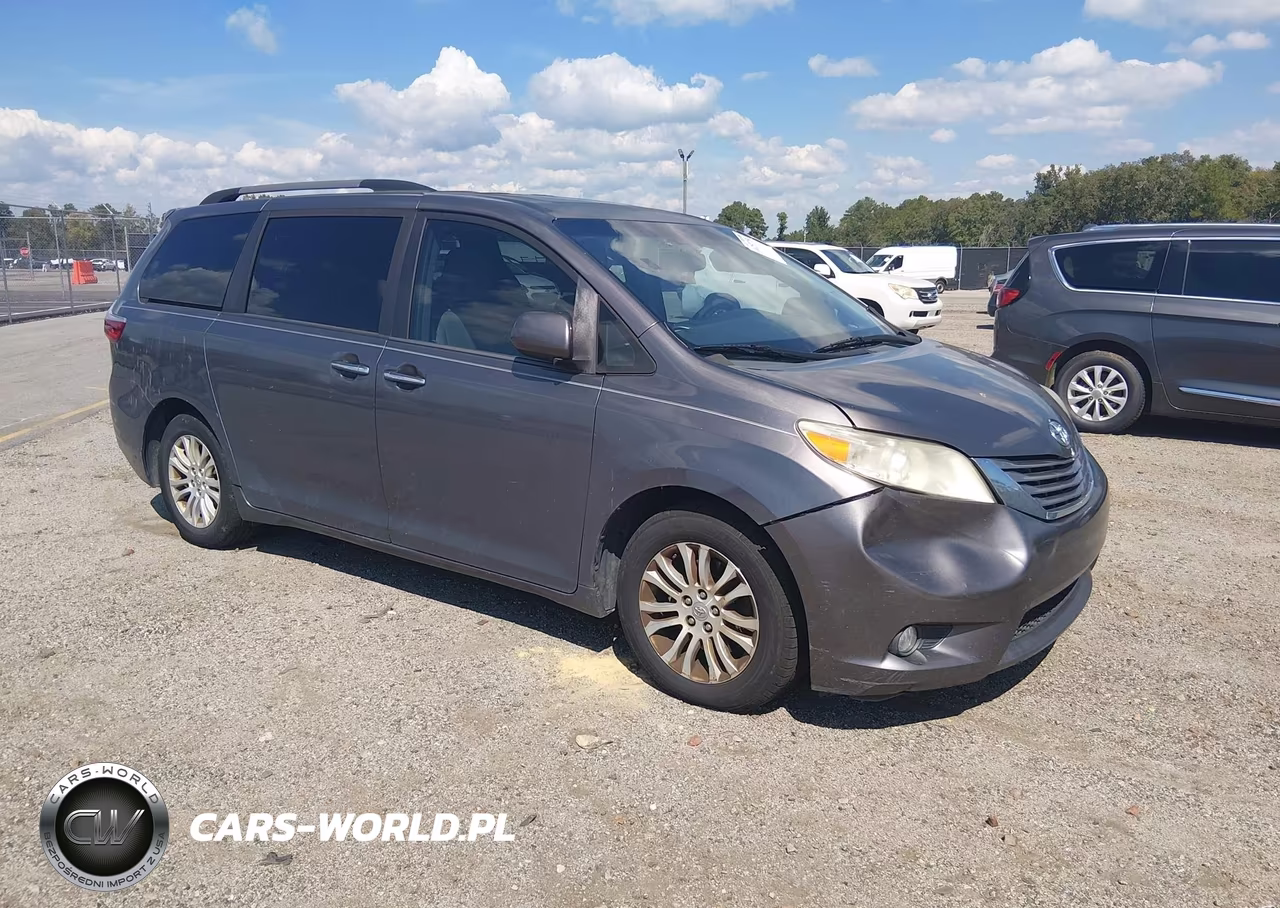 2015 Toyota Sienna Xle Premium 8 Passenger