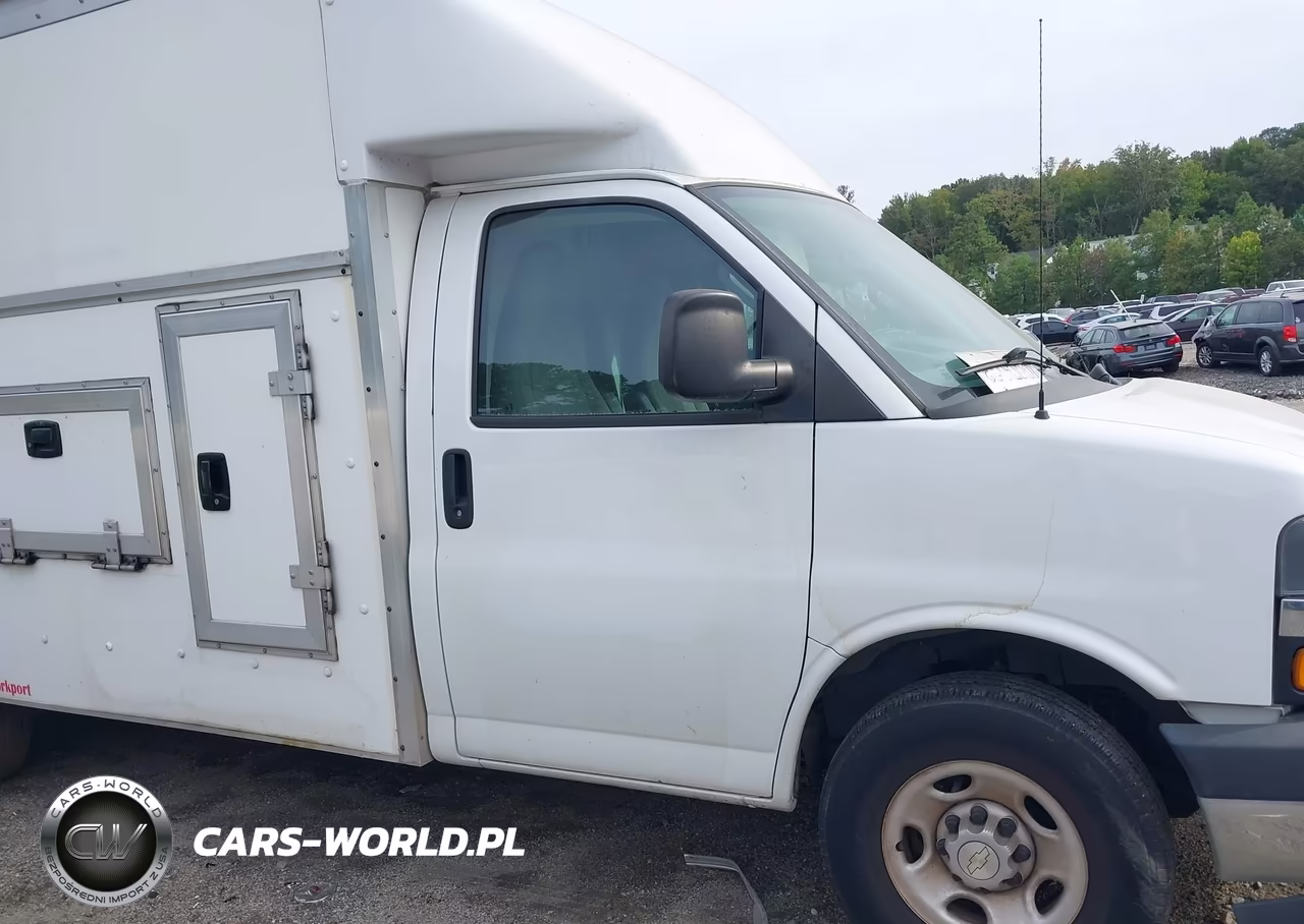 2021 Chevrolet Express Cutaway Work Van VIN:1GB0GSF75M1162853 - 13