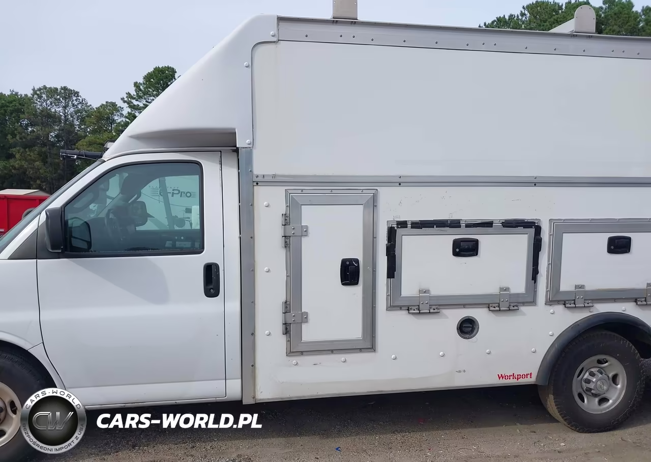 2021 Chevrolet Express Cutaway Work Van VIN:1GB0GSF75M1162853 - 14